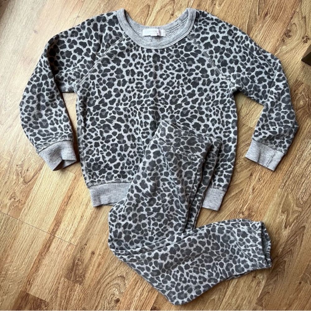 🥳 Girls two pc sweatsuit - 3T